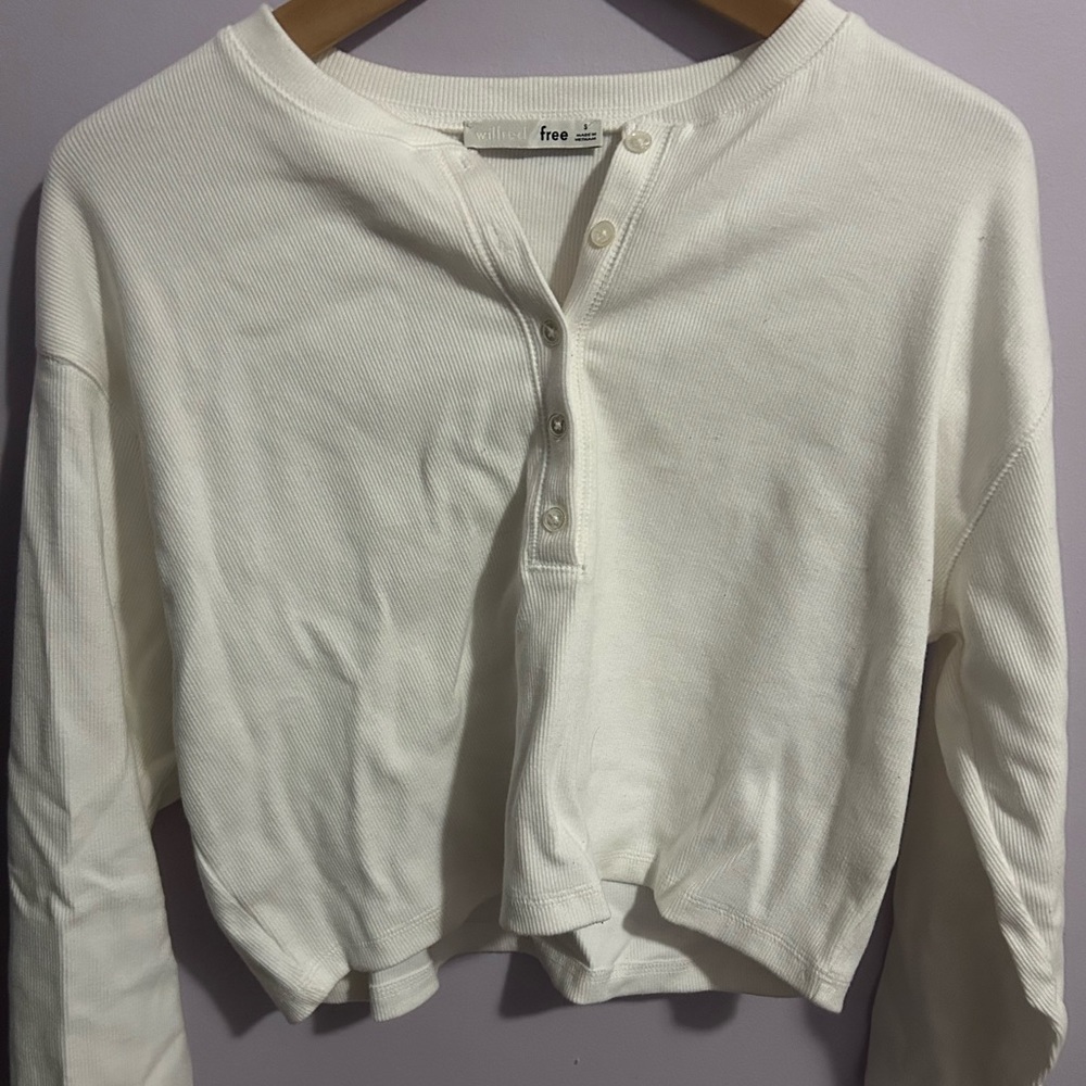 Aritzia long sleeve sweater